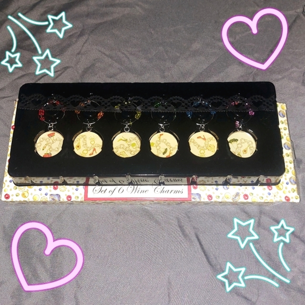 NWT Boxed Set of Beaded Fashion Wine Charms